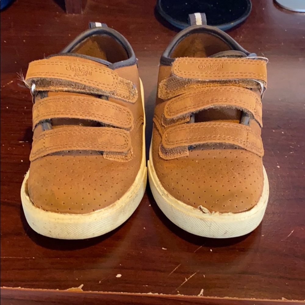 Casual sneakers